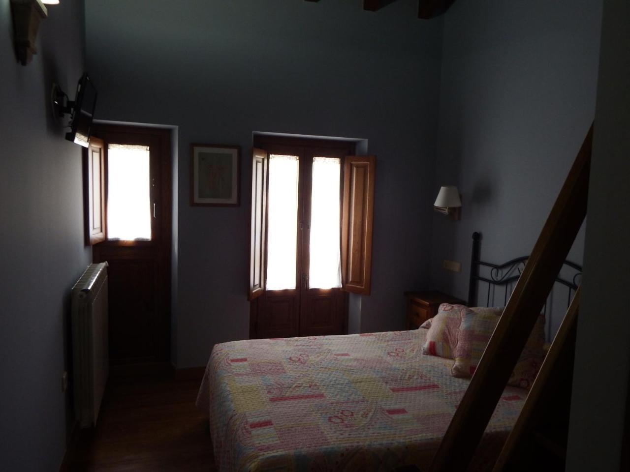La Casuca Del Esbardu Hotel Vilde Luaran gambar