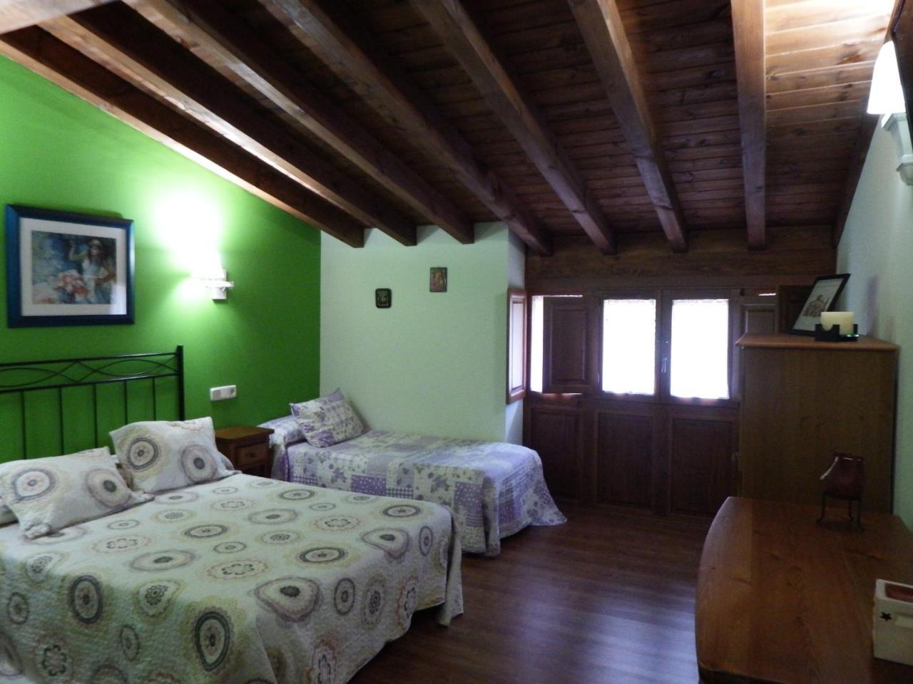 La Casuca Del Esbardu Hotel Vilde Luaran gambar
